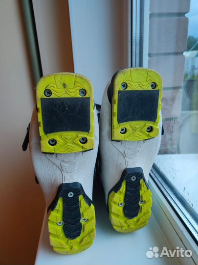 Детские горнолыжные ботинки Salomon Quest Access