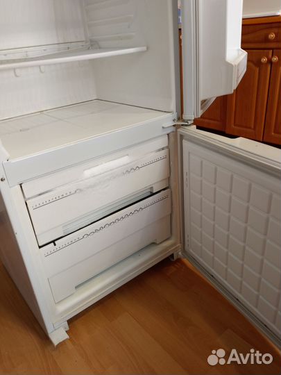 Холодильник бу маленький 1м 50см