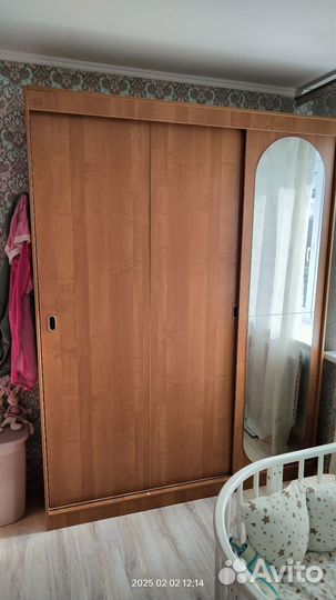 Шкаф купе с зеркалом