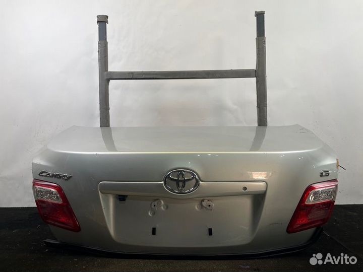 Крышка багажника Toyota Camry
