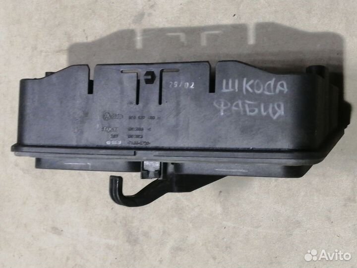 Корпус блока предохранителей Skoda Fabia 1999-2007