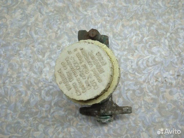 Главный тормозной цилиндр Mitsubishi Pajero 2 1997