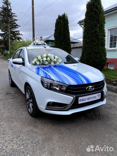 Свадебные украшения на автомобиль