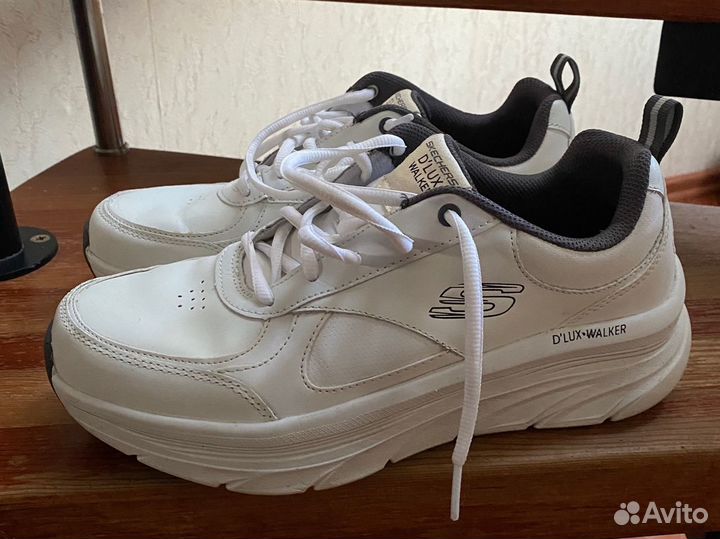 Кроссовки Skechers D'lux Walker