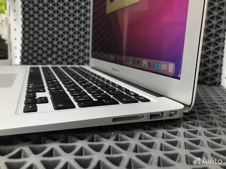 Ноутбук Apple MacBook Air 13 inch 2017 (162)