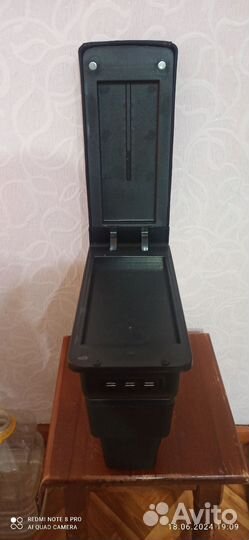 Подлокотник volkswagen jetta VA3