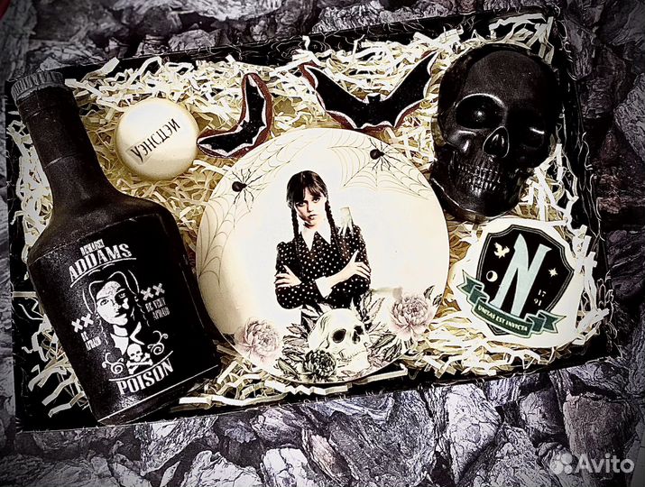 Шоколадные наборы Уэнсдей Аддамс