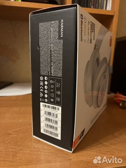 Беспроводные наушники JBL live660nc