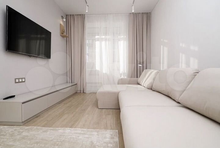 2-к. квартира, 60 м², 1/8 эт.