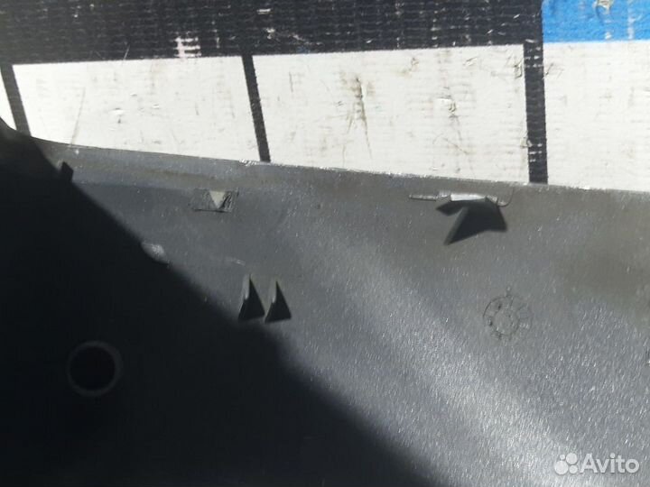 Б/У Крышка корпуса зеркала левого#001