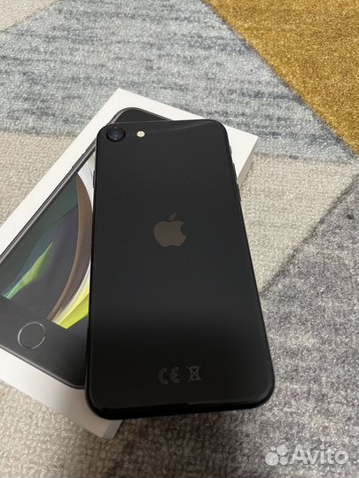 iPhone SE, 64 ГБ