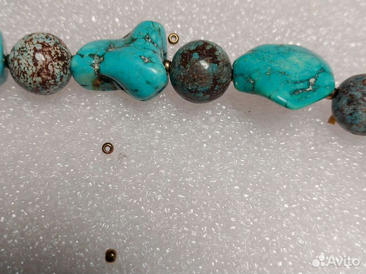 Бусы из бирюзы и яшмы