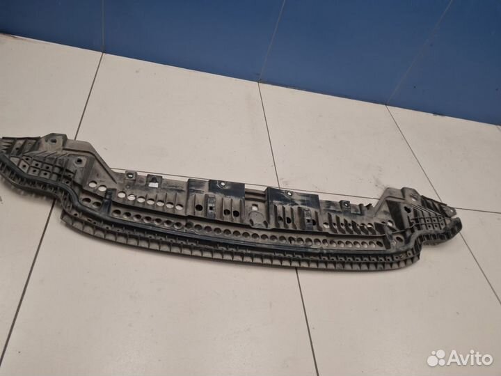 Пыльник двигателя центральный Toyota Corolla E18 2