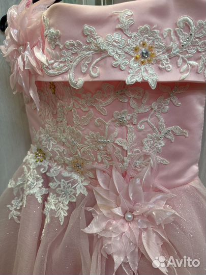 Платье праздничное на девочку 134 140