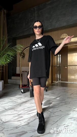 Стильные оверсайз футболки Adidas x Balenciaga