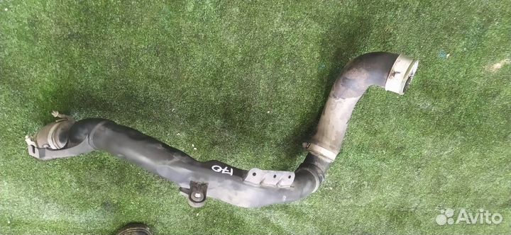 Патрубок интеркулера Volkswagen Tiguan 4Motion