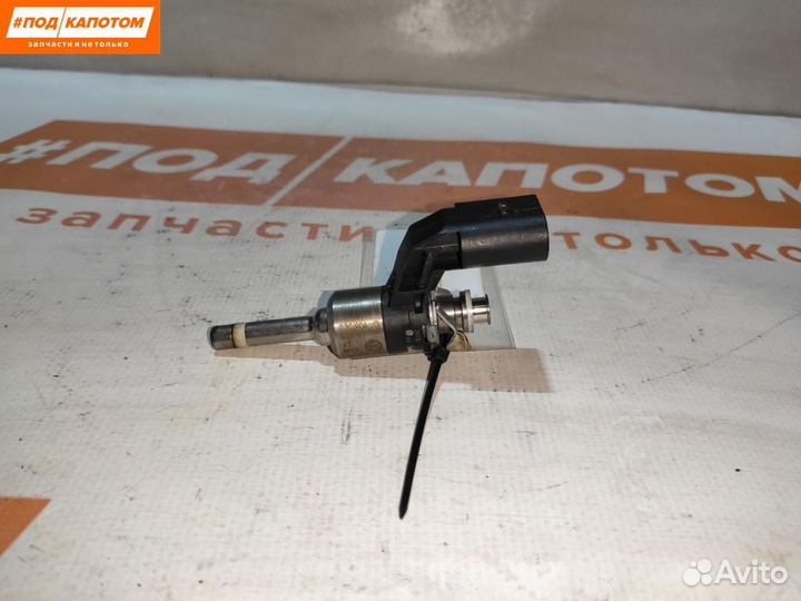 Форсунка топливная Volkswagen Golf 6 2011