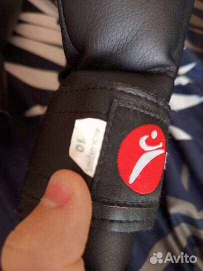 Перчатки и шлем для рукопашного боя