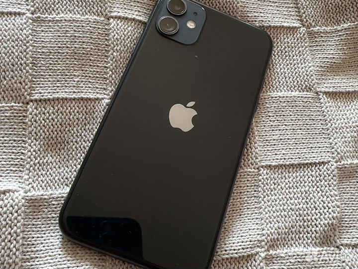 Телефон iPhone 11
