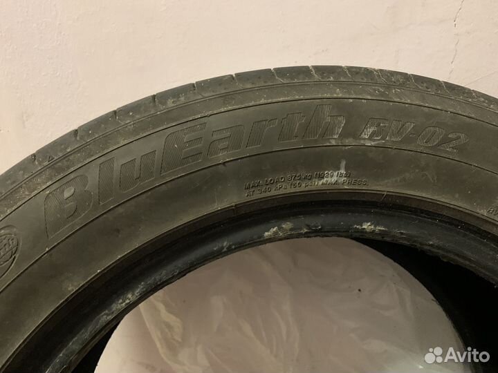 Yokohama BluEarth RV-02 235/55 R17 103W