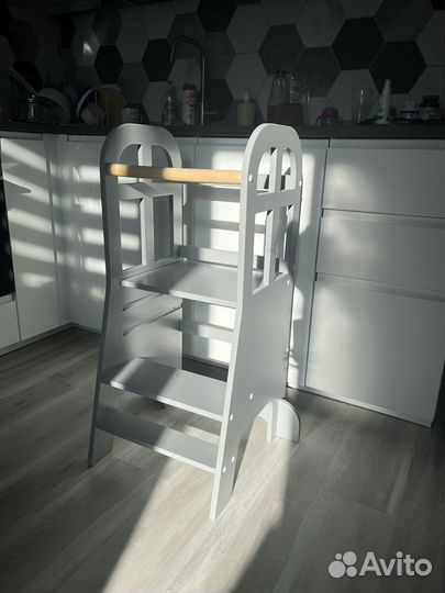 Башня помощника монтессори