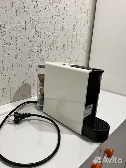 Капсульная кофемашина Nespresso C30 Essenza Mini