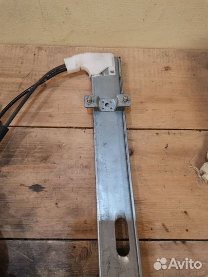 Моторчик стеклоподъемника передний правый Kia Rio