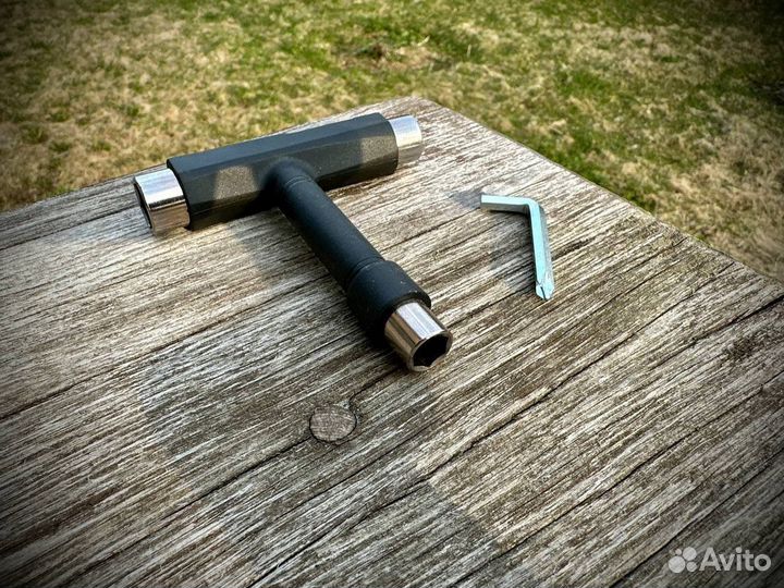 Ключ для скейтборда, лонгорда и серфскейта