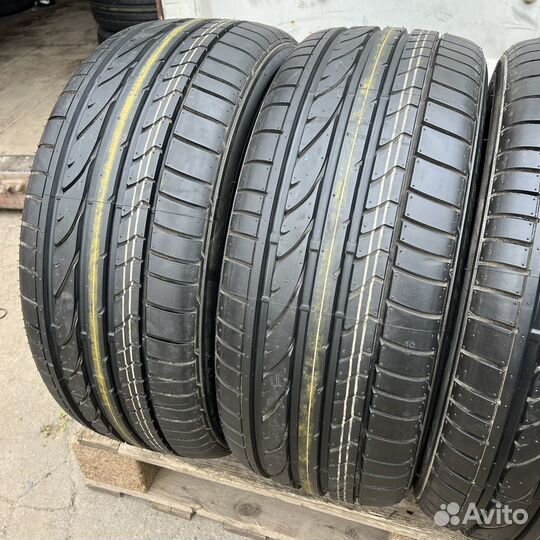 Bridgestone Potenza RE050A 235/45 R17