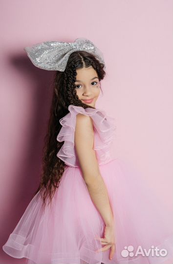 Нарядное платье для девочки ручной работы