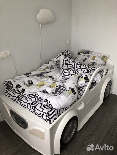 Детская кровать машина из дерева