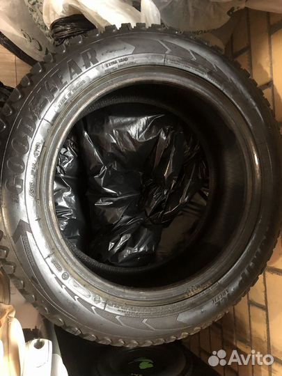 Goodyear Ultragrip Ice Arctic 205/55 R16