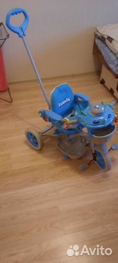 Детский трехколесный велосипед