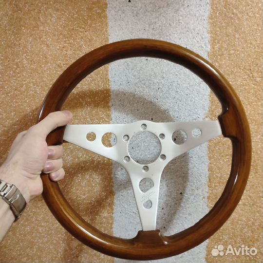 Редкий спортивный руль Arrigoni