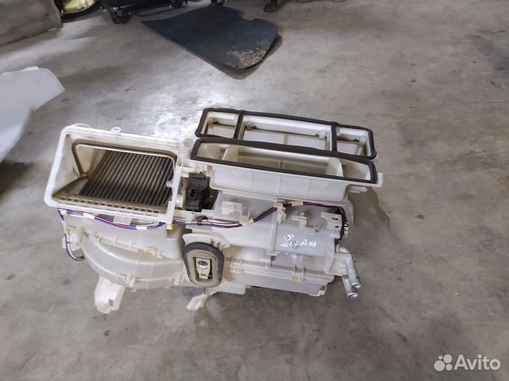 Корпус печки центральный Toyota Corolla (E150) X р