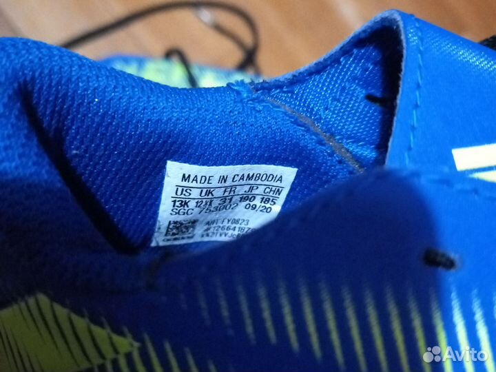 Футзалки новые Adidas Nemeziz