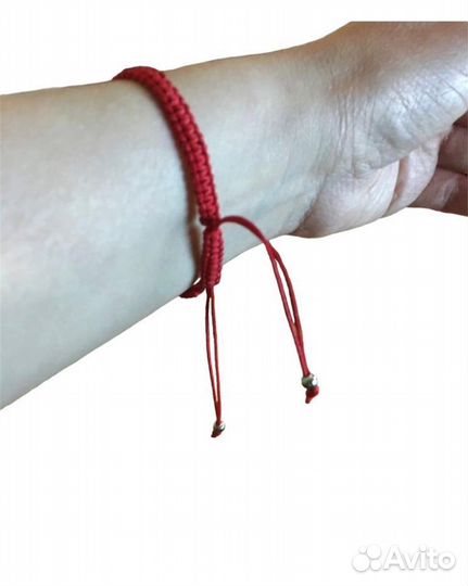 Браслеты из красной нити