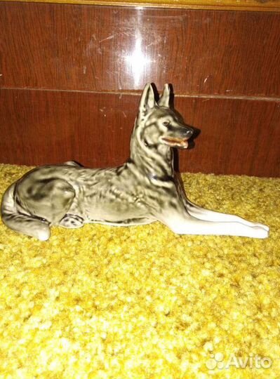 Форфоровые статуэтки