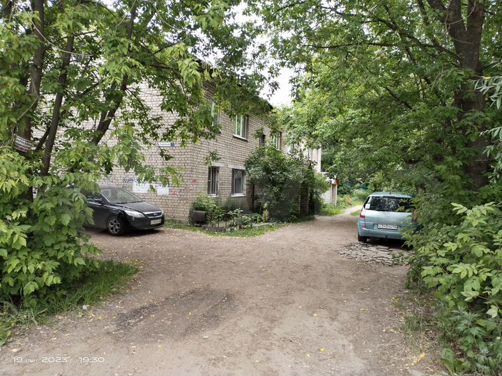 Доля в 3-к. квартире, 52,1 м², 1/2 эт.