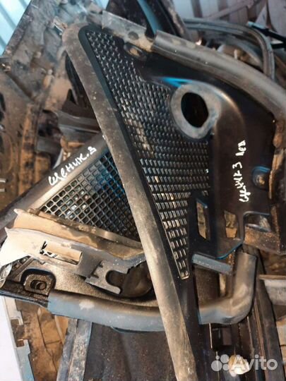 Решетка дворника Рено Сценик 3