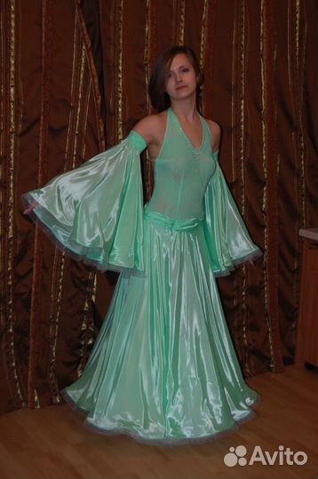 Платье для бальных танцев