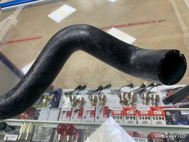 Патрубок радиатора к термостату Opel Astra H