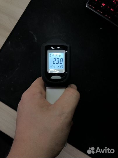 Инфракрасный термометр Laserliner ThermoSpot Plus