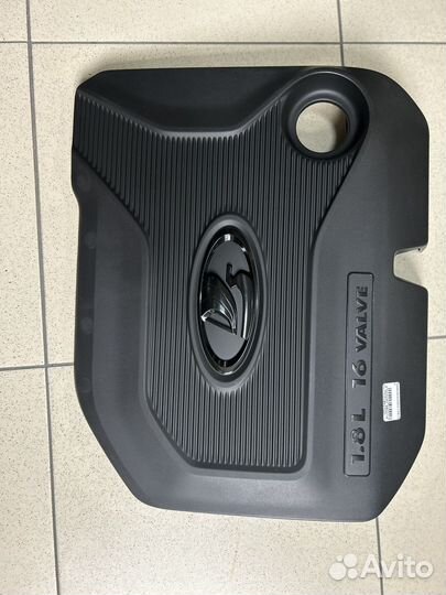 Крышка двигателя