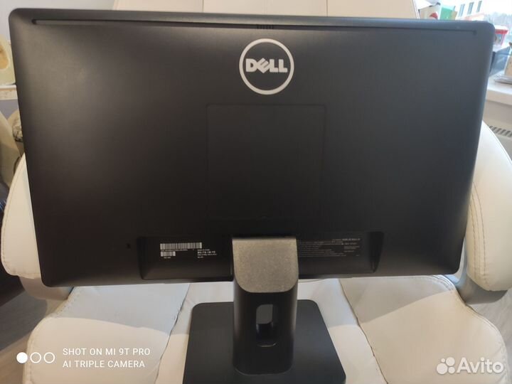Монитор dell 22