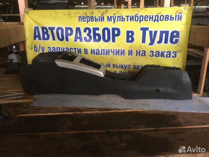 Консоль центральная Opel Astra H