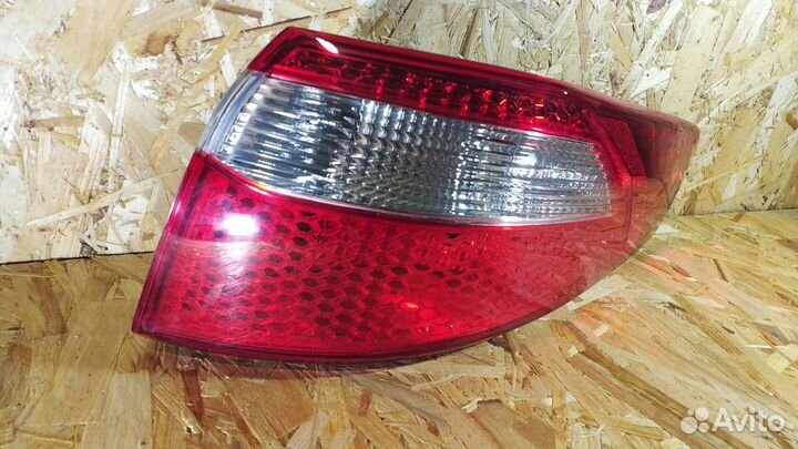 Фонарь задний правый внешний KIA RIO 11-15 Седан