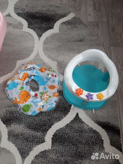 Ванночка,мобиль,горшок,вожжи,круг и стул для купан