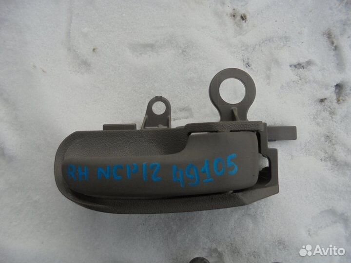 Ручка двери внутренняя правая Toyota Platz NCP12