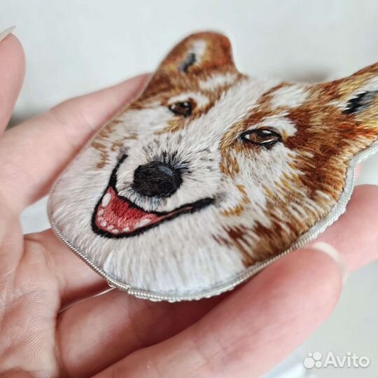 Брошь ручной работы